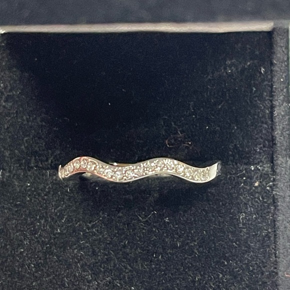 Ladies Fashion Ring - Picture 3 of 4